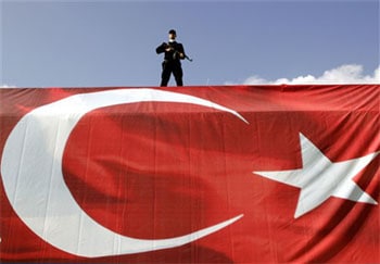 Turkey flag gun