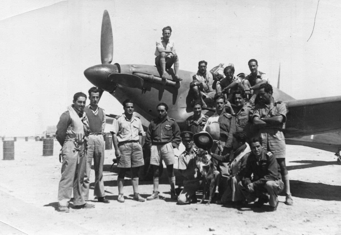 skantzikas 1944 o ellin pilotos i megali apodrasi i dolofonia 01