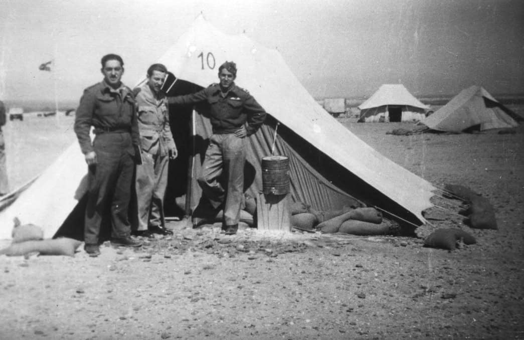 skantzikas 1944 o ellin pilotos i megali apodrasi i dolofonia 01